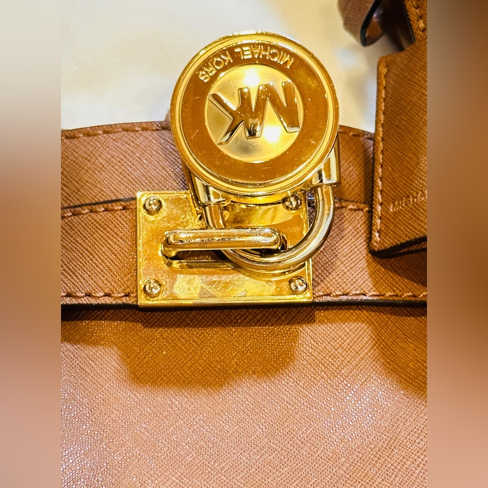 Micheal Kors Hamilton Brown Leather HandBag bundles with Mk bracelet. - Picture 8 of 13